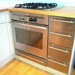 Bright Aircon Apt Earls Court London