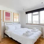 Bright Aircon Apt Earls Court London