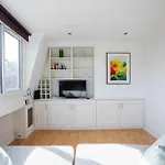 Bright Aircon Apt Earls Court London